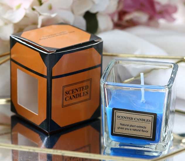 Ароматические свечи в стеклянном стакане и подарочной коробке.