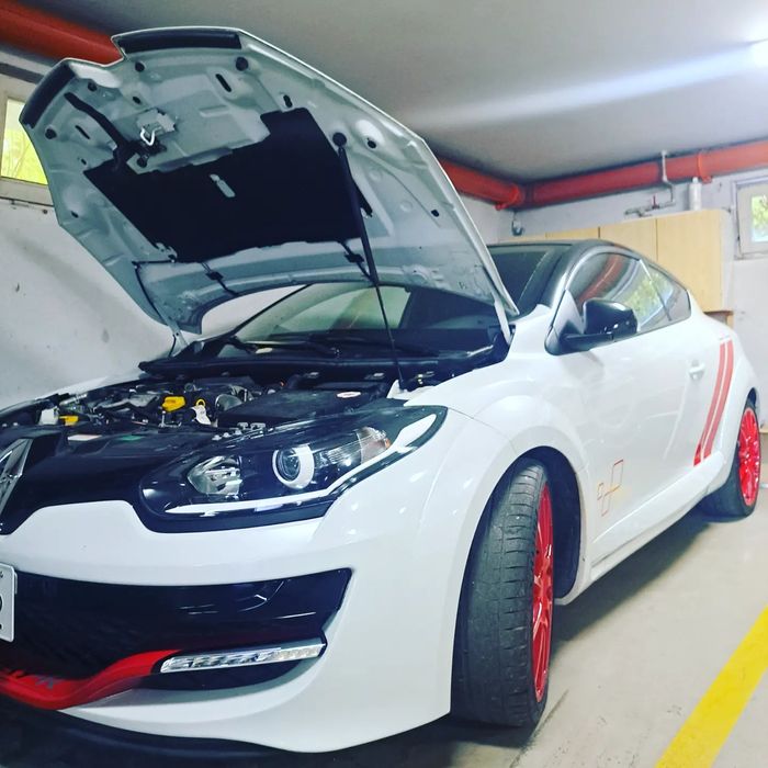 Polerowanie lamp, regeneracja, otwieramy reflektory, pranie tapicerki