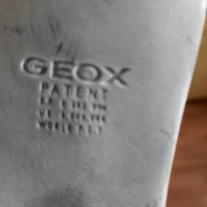 Туфлі кросівки мокасіни жіночі