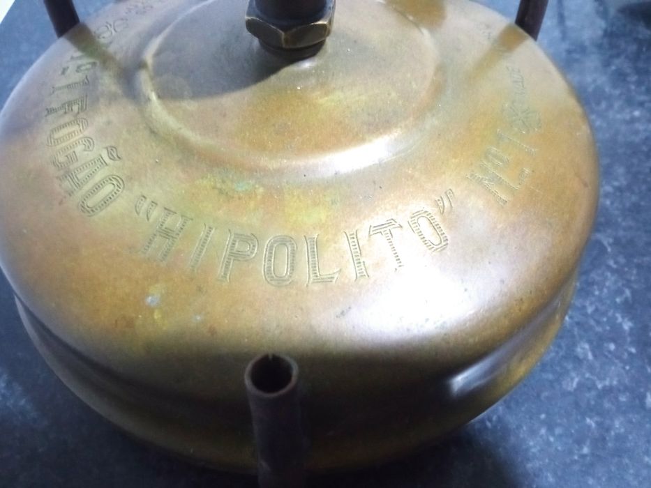 Máquina  petróleo Hipólito