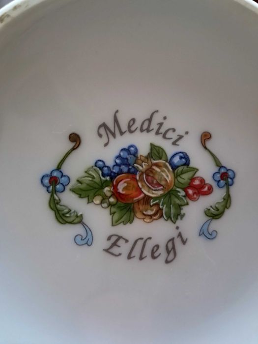 Várias peças em porcelana portuguesa e limoges