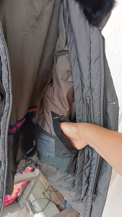 Куртка зимняя на подкладке ,длинная.