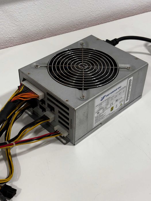 Fonte de Alimentação FSP 1200W Gold 80 Plus Modular (FSP1200-50AAG)