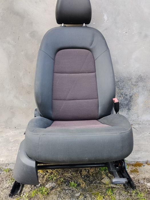 Салон до ауді Q5 2011 року