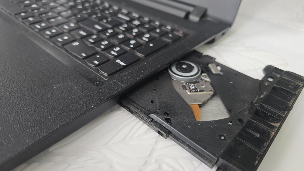 Laptop lenovo ideapad 15.6 antywirus oraz win7