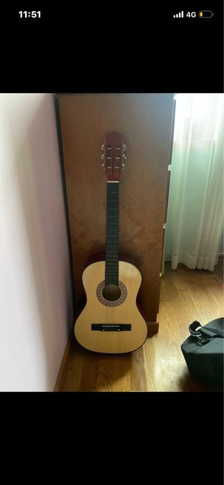 Viola quase como nova