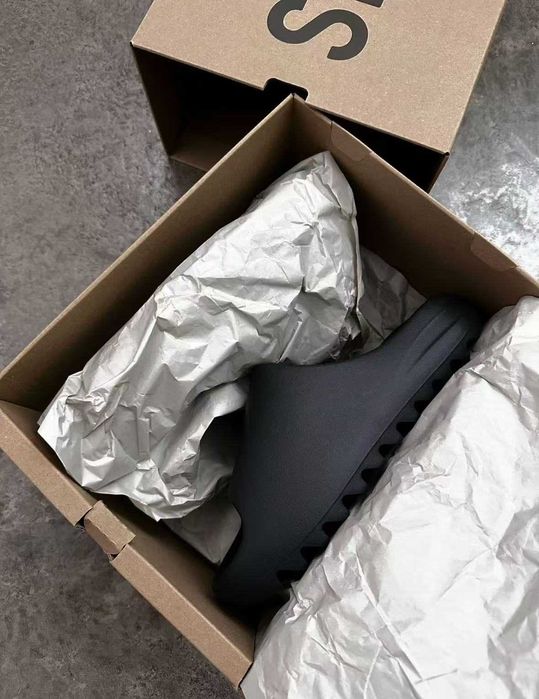 Adidas Yeezy Slide Onyx R.40