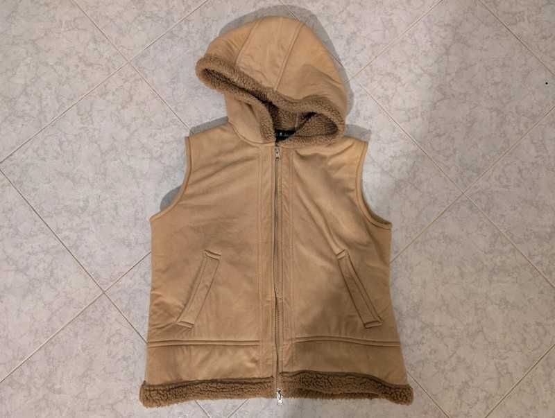 Casaco sem mangas peludo