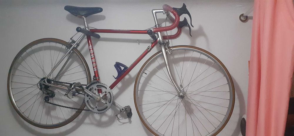 Bicicleta vintage COSMOS com respetivo equipamento
