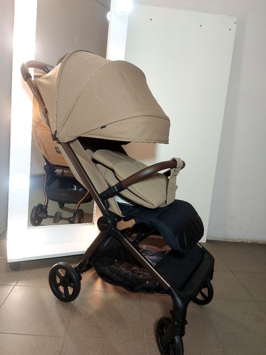 Коляска CARRELLO ATOM M для перельотів ШОУРУМ