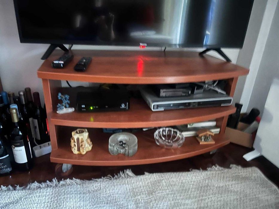 Conjunto mesa jantar + 4 cadeiras + móvel sala + mesa TV + sofá