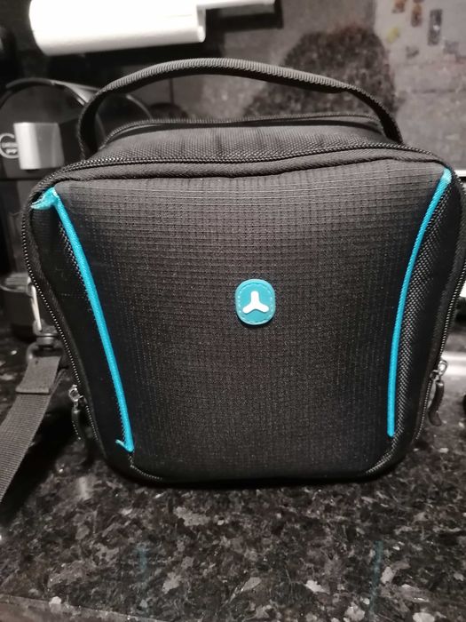 Máquina fotográfica Canon EOS 1100D