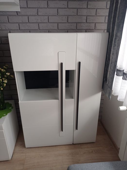 Meble do salonu z rozkladaną ławą