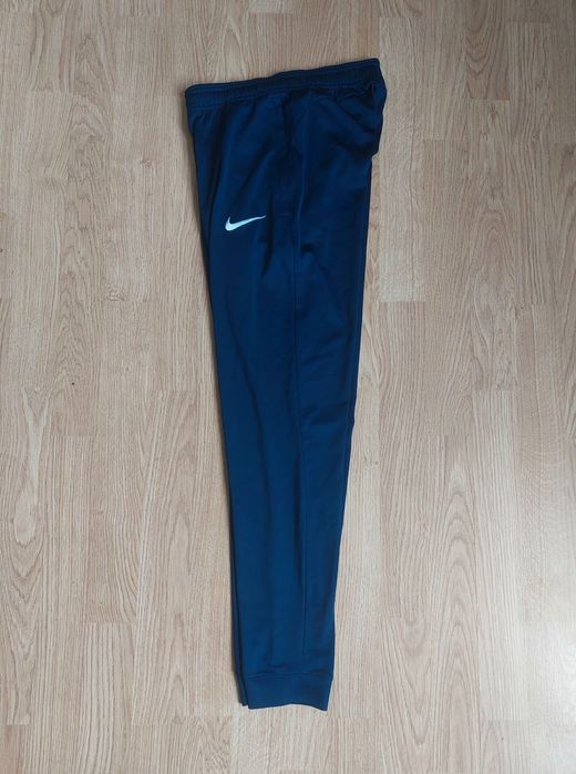 Dresy treningowe Chelsea Londyn 22/23 r. 147 - 158 cm 12-13 Lat