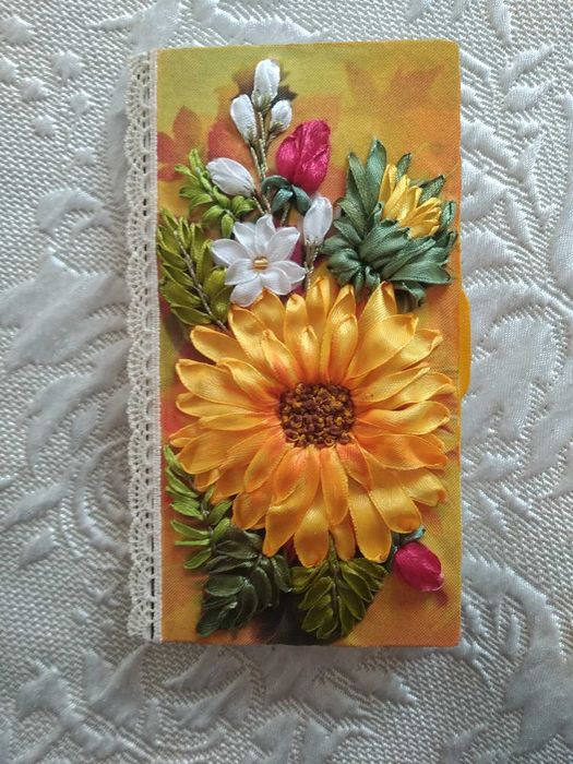 Купюрниці з вишивкою стрічками