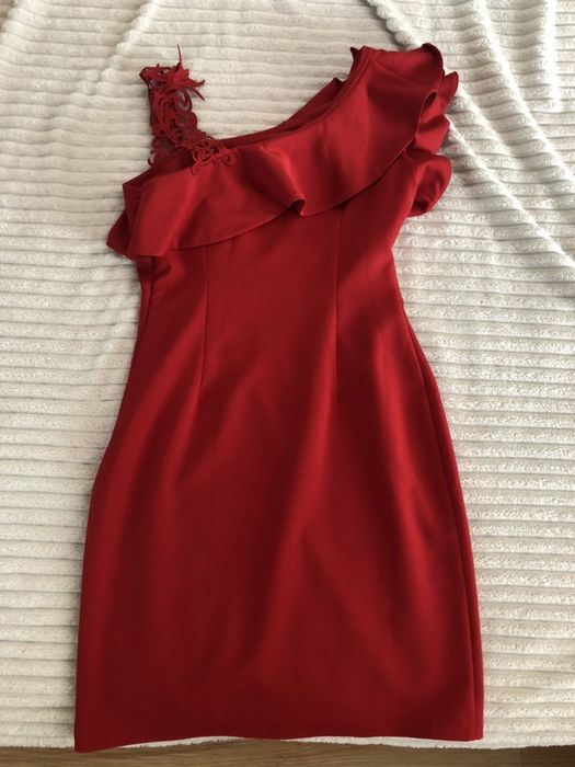 Червоне плаття