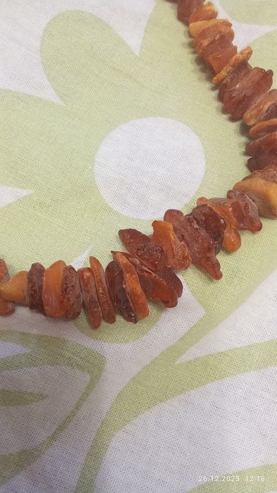 Бусы из необработанного янтаря натуральные