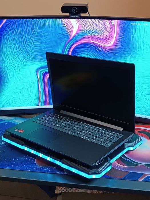 Ноутбук Lenovo 330 / Ryzen 5 + Vega 8