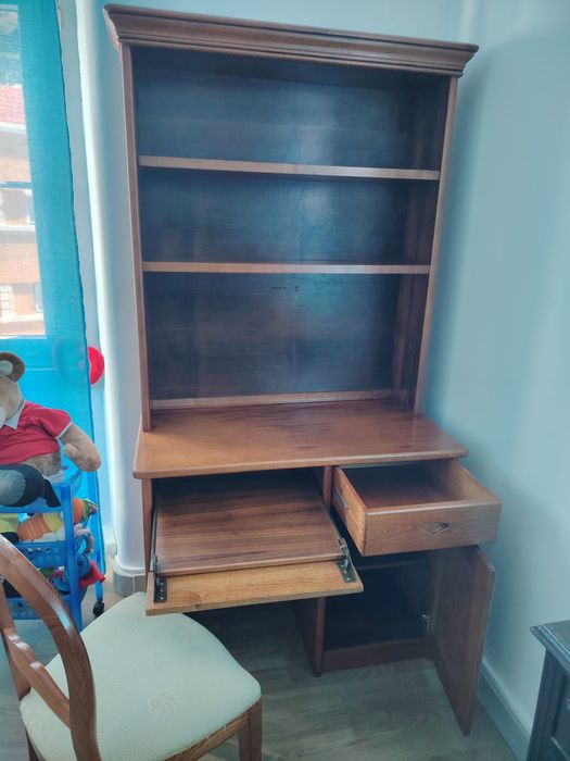 Secretaria com estante e gavetas + cadeira Carvalho