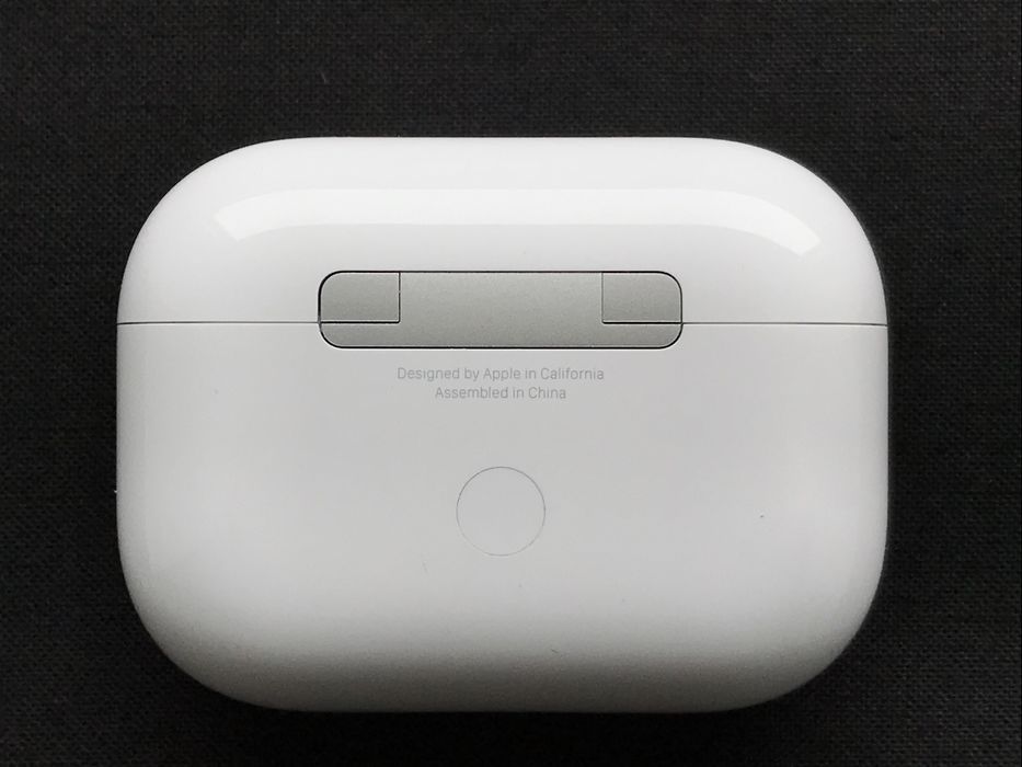 Кейс airpods Pro 2 original Model A 2968 Type-C. A 2700 Lightning
