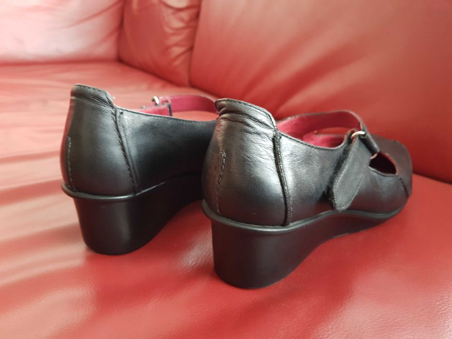 Clarks active air czółenka Mary Jane koturn - r. 40 stan bardzo dobry