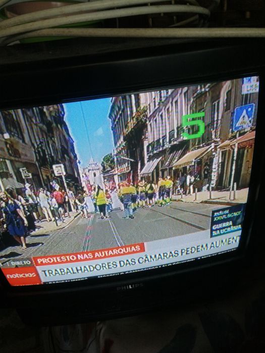 TV Philips 14 polegadas a  cores sem comando