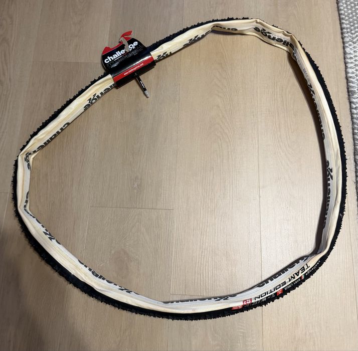 Szytka Challange Baby Limus Team Edition S 700x33c 320 TPI czarno/biała