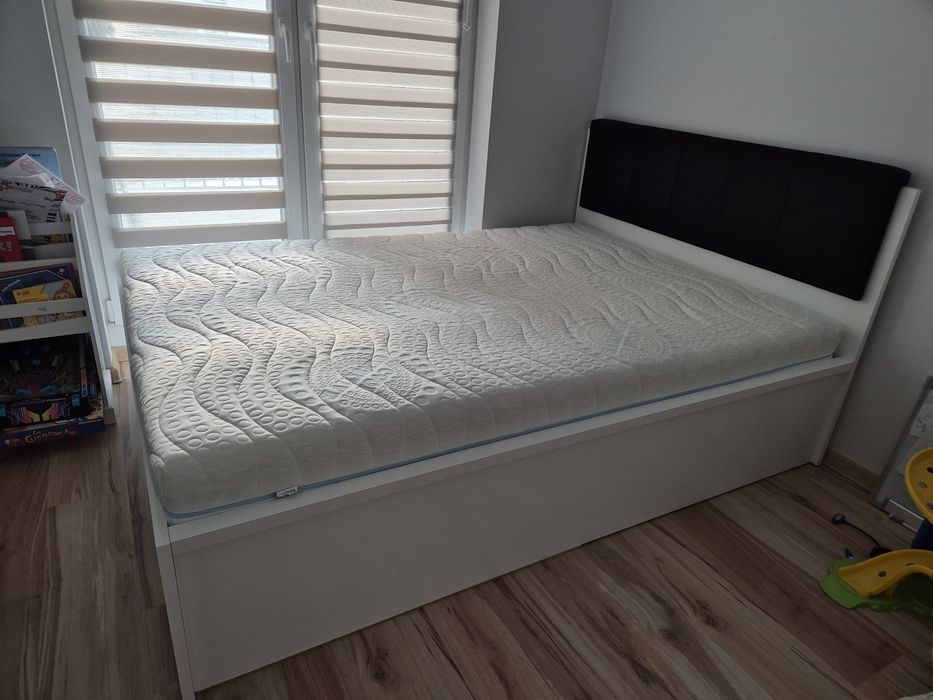 Łóżko tetrix stelażem i materacem Ceres AV 140x200