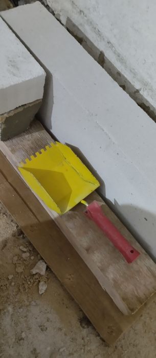 Ковшик для газоблоку