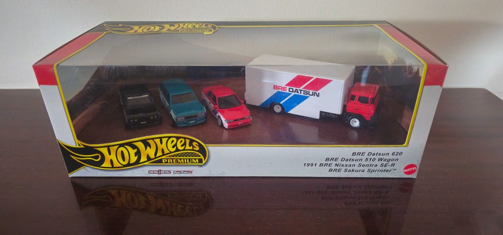 Hot Wheels Premium Datsun Diorama