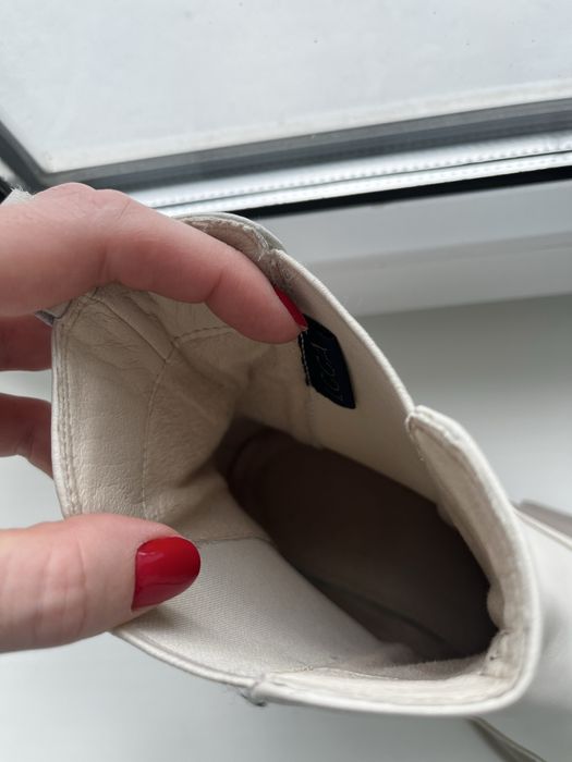 Продам ботинки челсі