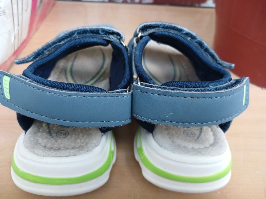 Дитячі босоніжки 24 розмір