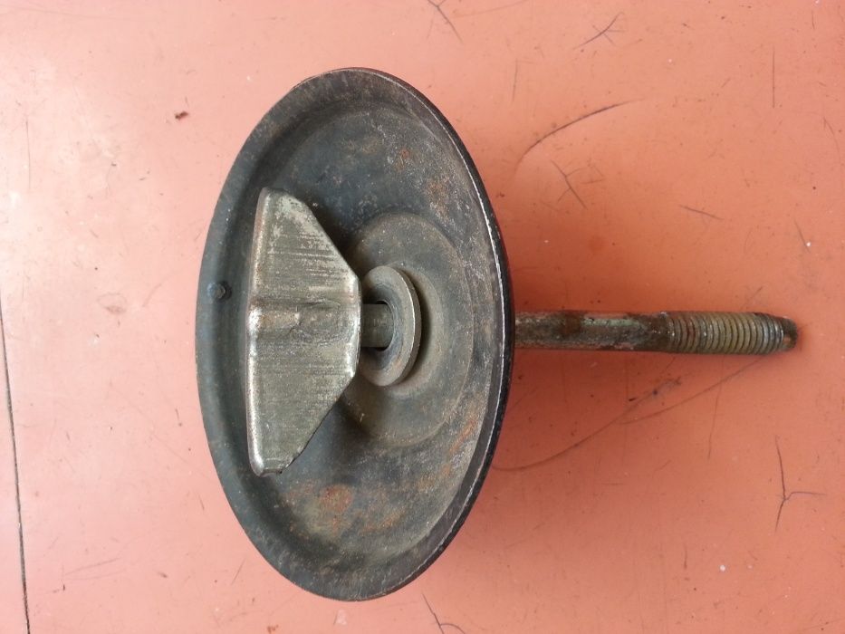 Продам запчастину прижим. Б/У.