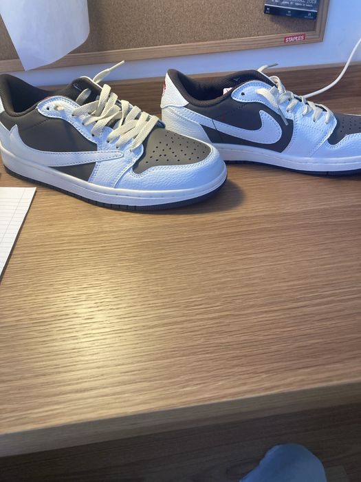Travis scott jordan 1 low mocha