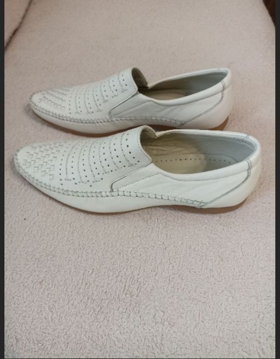 ТУФЛІ ЧОЛОВІЧІ ЛІТНІ  у відмінному стані, нові, шкіряні зовні та в сер