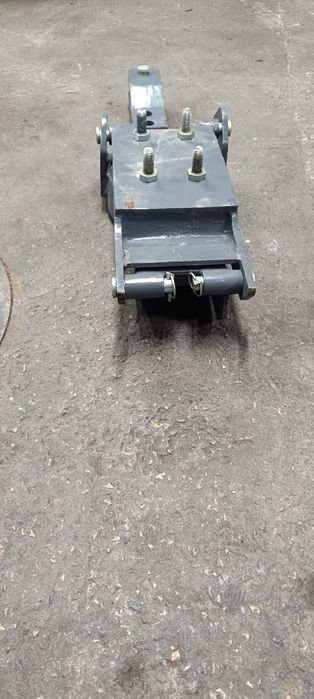 Zaczep dolny Massey Ferguson