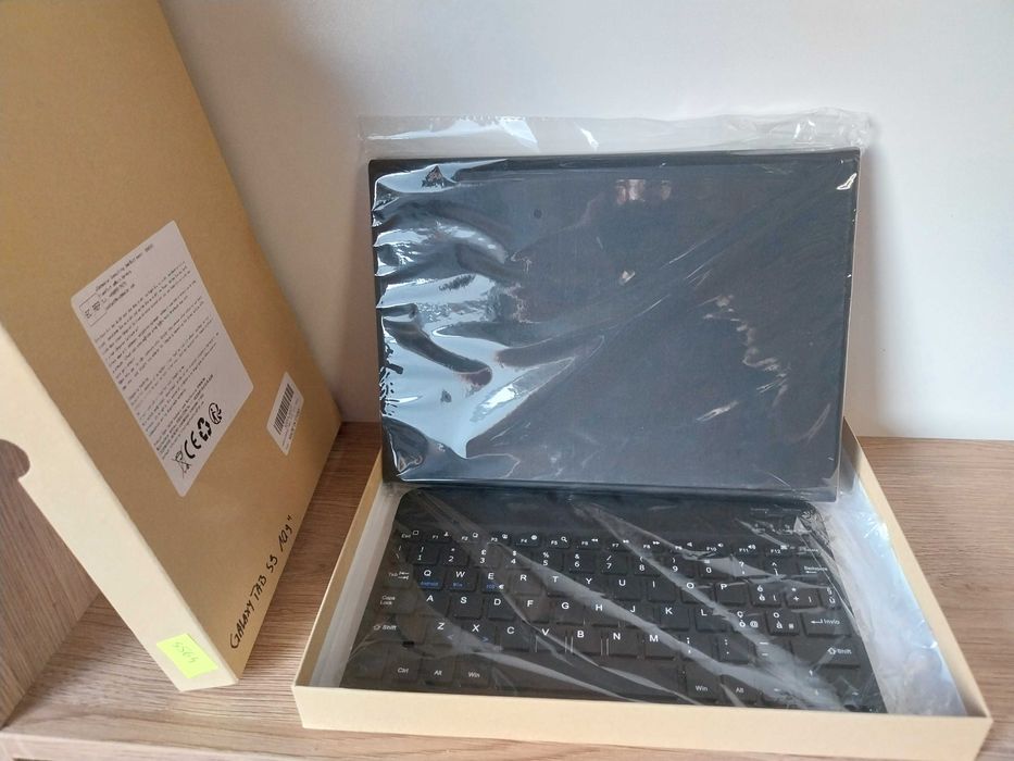 Etui + klawiatura Samsung Galaxy Tab S9 10.9 S564