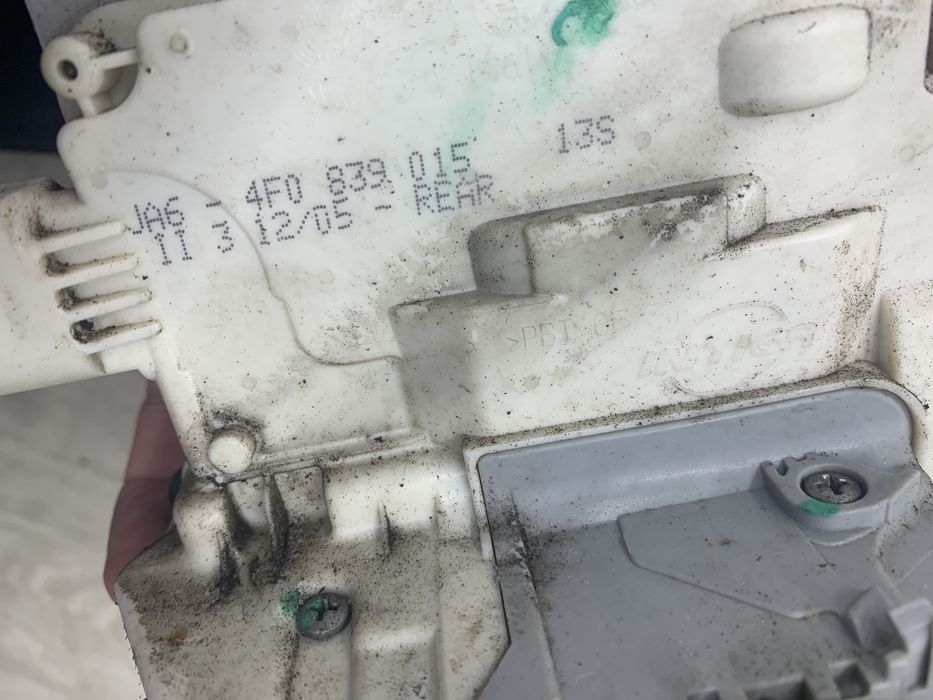 Замок дверей Audi A6C6 центральний замок А6С6