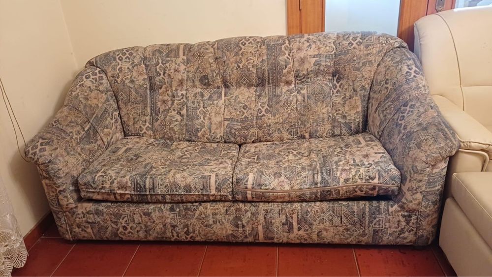 Sofá de 3 lugares- 30€