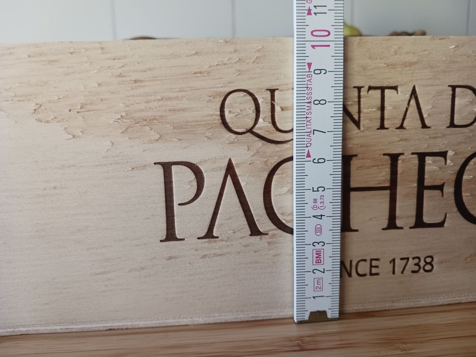 Caixa madeira garrafas vinho