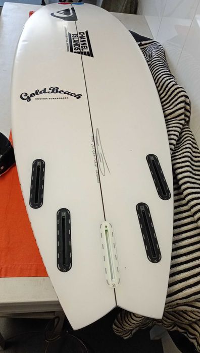 Vendo prancha surf 5.6 goldbeach com autocolantes all Merrick