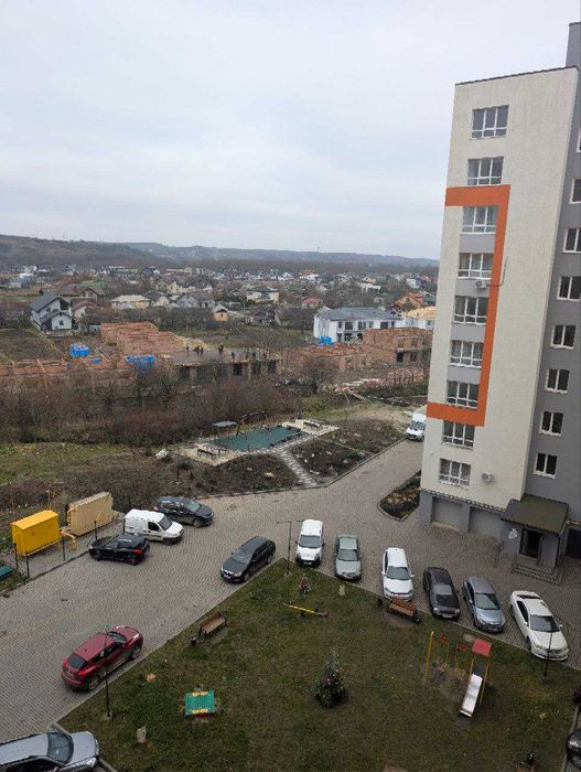 Продаж 2к квартири з ремонтом з видом на Вовчинецькі гори(вул.Потічна)