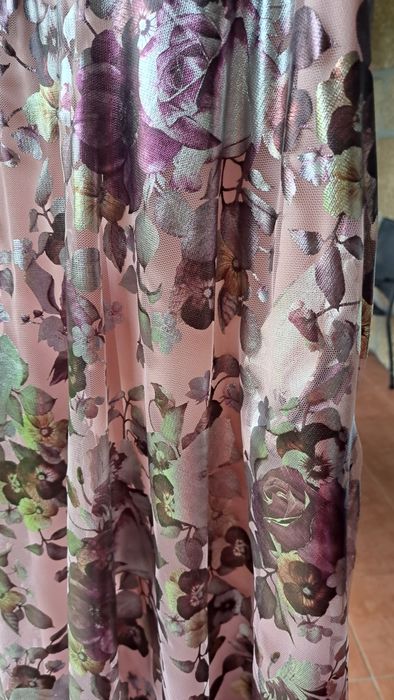 Vestido de festa tons rosa, prata e bordeaux