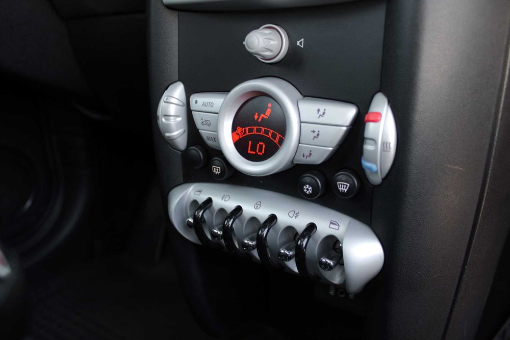 MINI Cooper D Chili 1.6 110CV (129€/Mês)