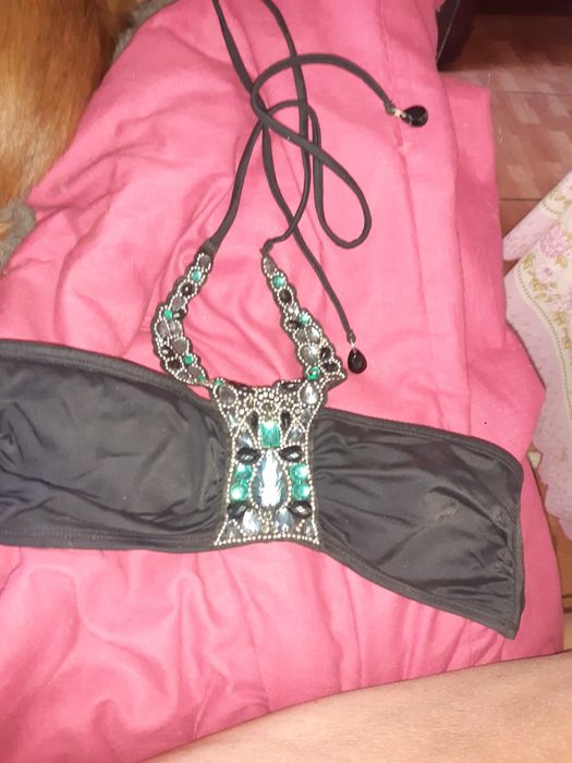 Fatos de banho e bikinis