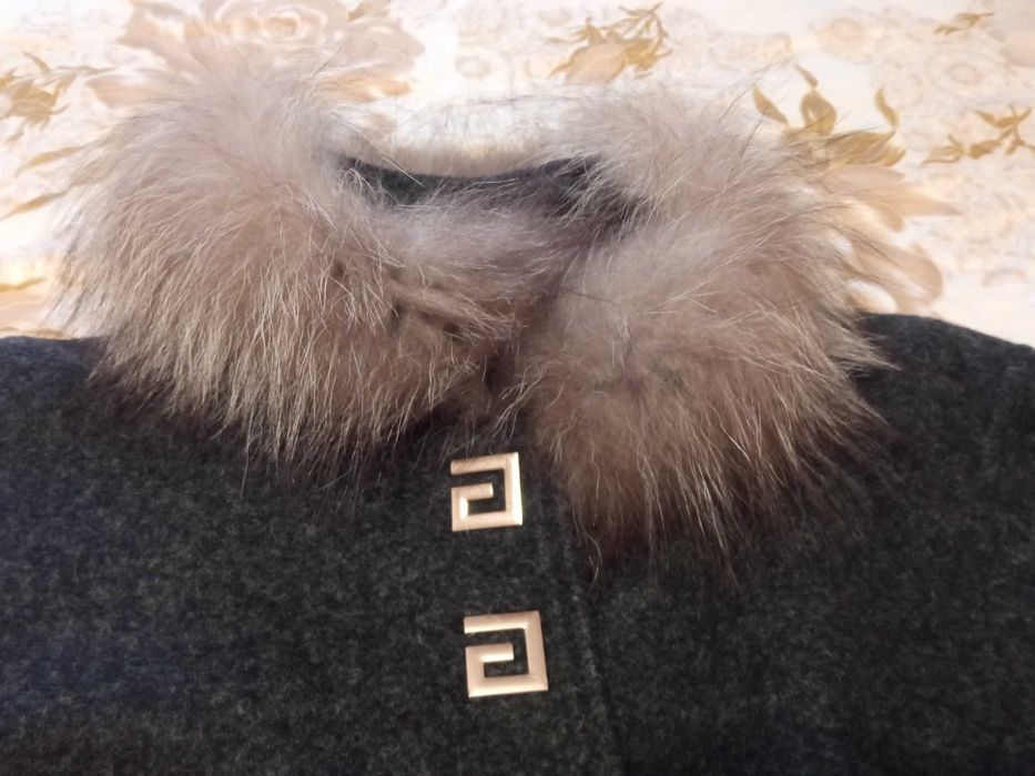 Пальто 52р, кашемир+воротник песец