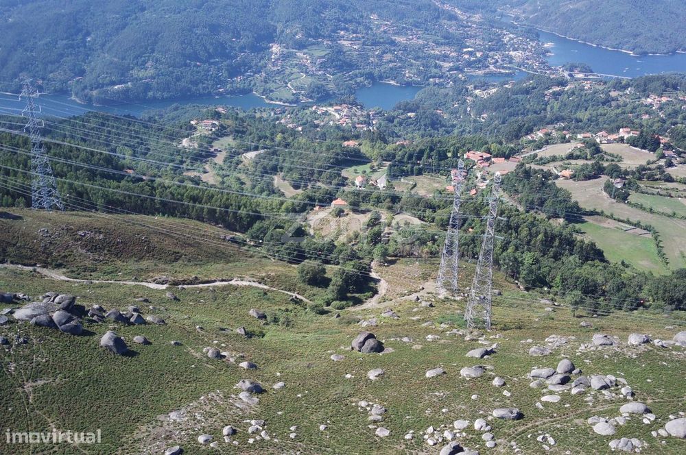 Rustic Land Plot (River Views) in Rechã, Vieira do Minho