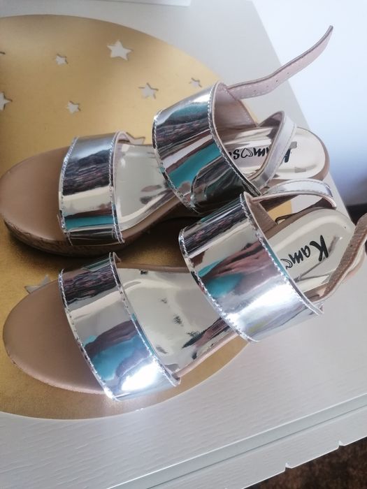 Sandália alta prateada