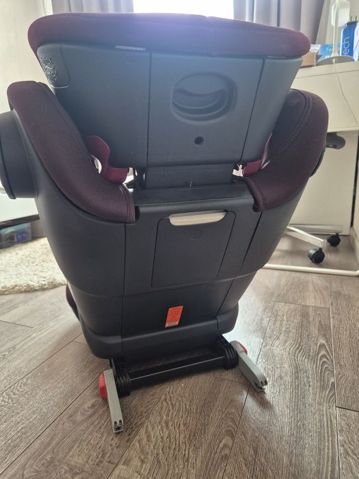 Автокрісло Britax-Romer Kidfix III M +захисний килимок в авто
