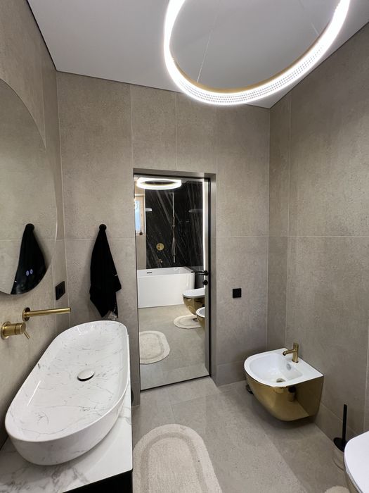 Вишукана та авторська 3-кімнатна квартира в центрі міста